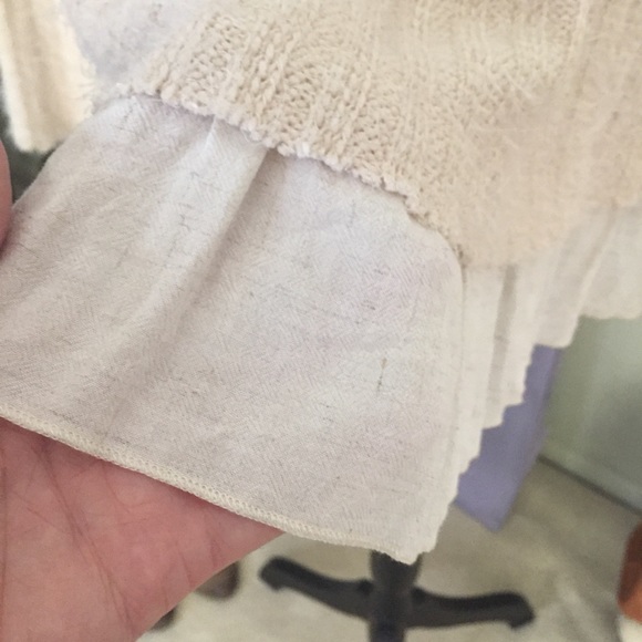 Mystree - Cozy Cream Knit Sweater, Bell Sleeves and Layered Hem, size L - Picture 6 of 8